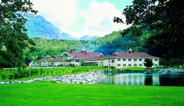 Отель Loenfjord Экстерьер фото